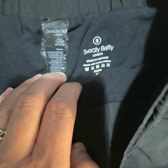 Sweaty Betty 2 in 1 On Your Marks Black Athletic Shorts Small - Picture 5 of 9